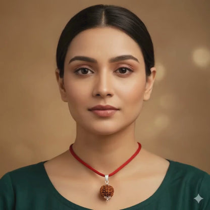 3 Mukhi Nepali Rudraksh Pendnat