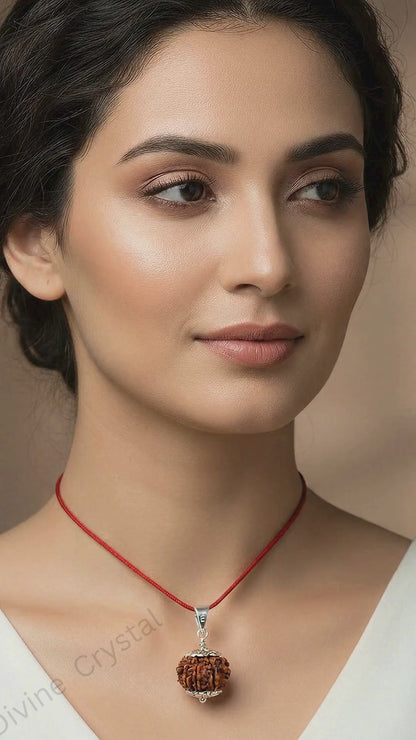 6 Mukhi Rudraksh Pendnat